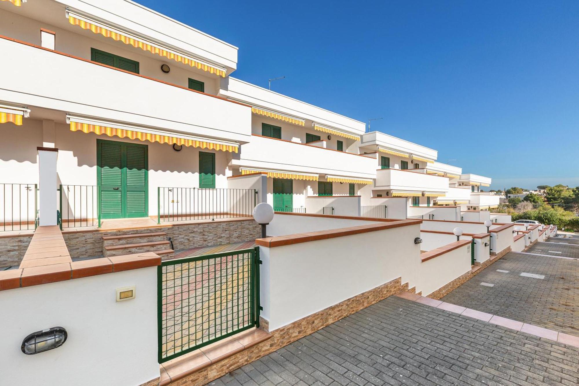 Blusea Beach Apartments San Pietro in Bevagna Extérieur photo
