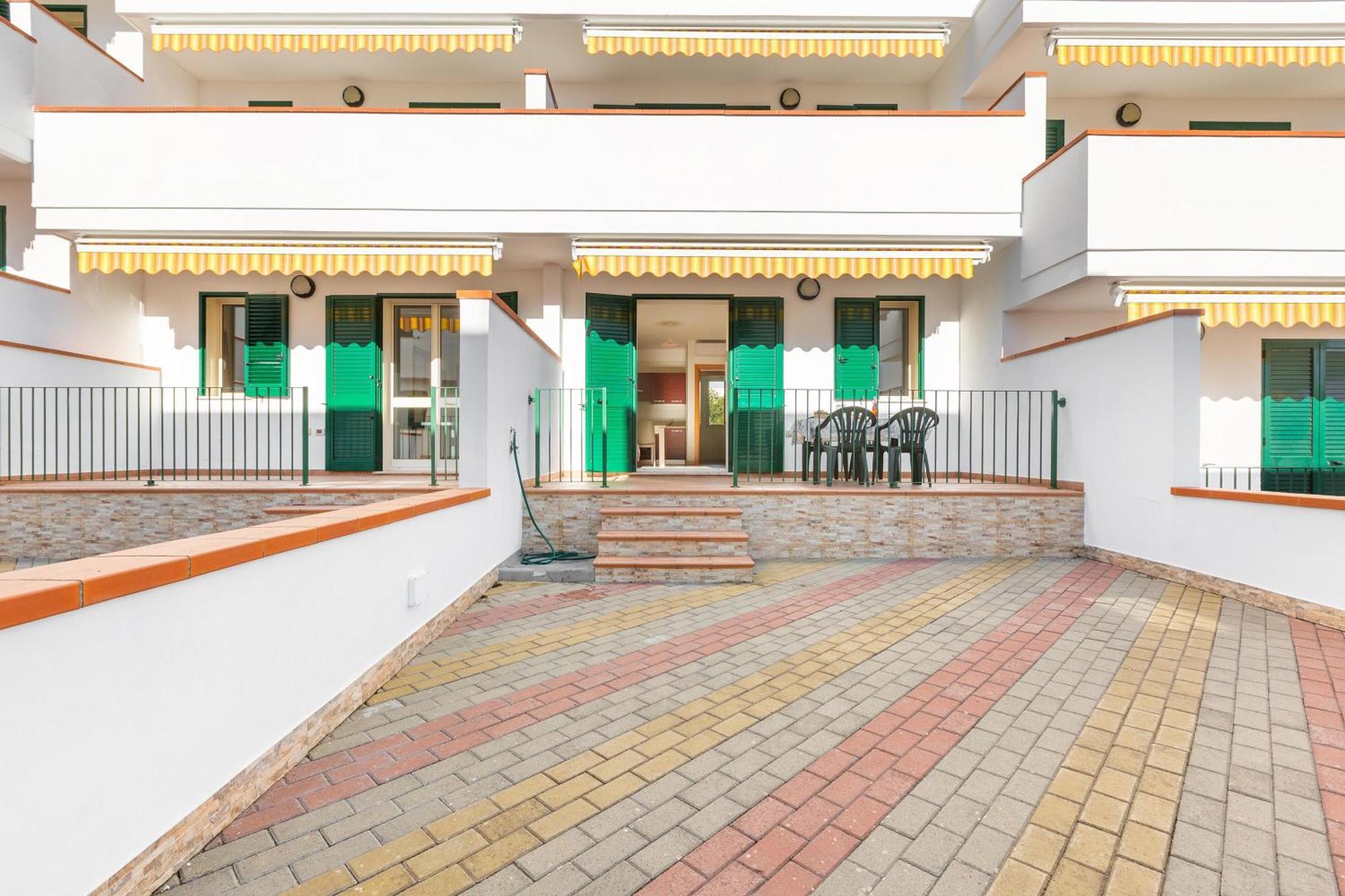 Blusea Beach Apartments San Pietro in Bevagna Extérieur photo